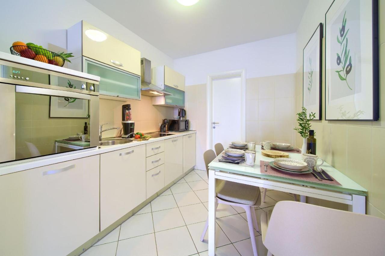 Apartments Aster Malinska Exterior foto